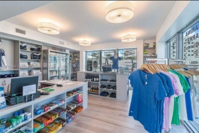 17111 Biscayne Blvd 909, North Miami Beach, FL 33160