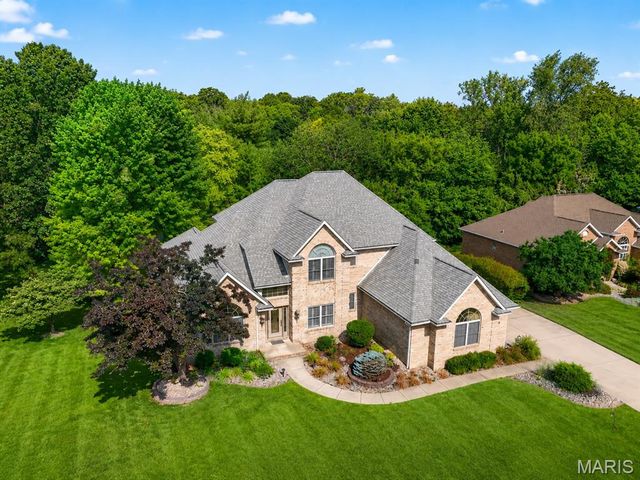 15 Fox Mill Drive, Maryville, IL 62062