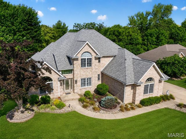 15 Fox Mill Drive, Maryville, IL 62062
