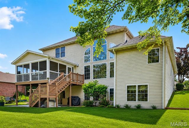 15 Fox Mill Drive, Maryville, IL 62062