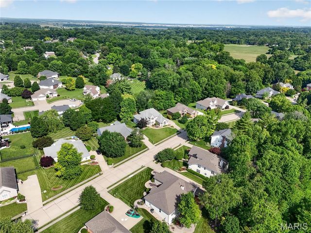 15 Fox Mill Drive, Maryville, IL 62062