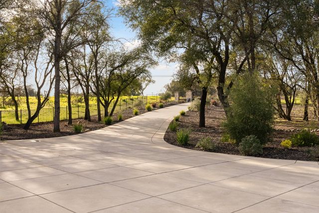 5331 Barton Rd, Loomis, CA 95650