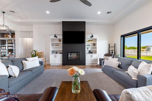 2971 E Coldwater Boulevard, Gilbert, AZ 85298