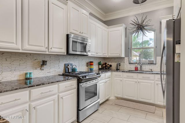 303 Summerland Key Lane, Lafayette, LA 70508
