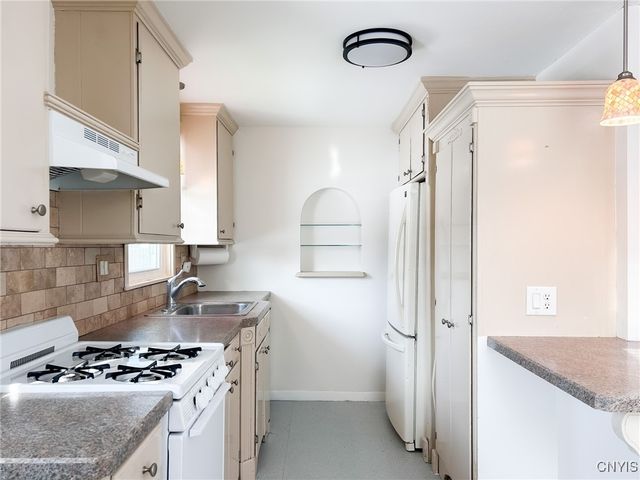 202 Westwood Avenue, Salina, NY 13211