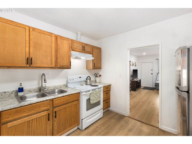 803 PACIFIC Ave, Kelso, WA 98626