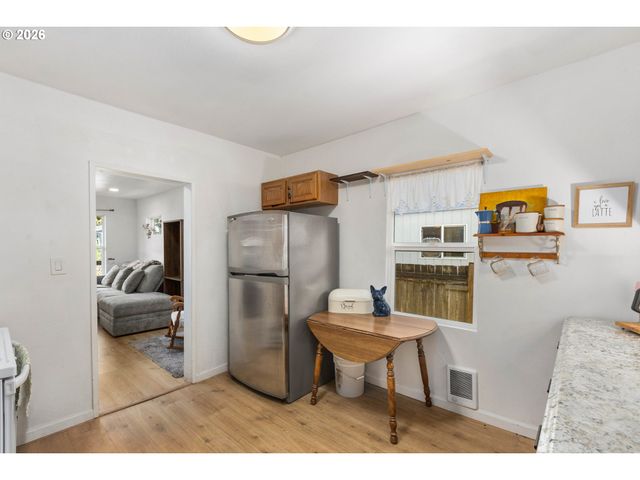 803 PACIFIC Ave, Kelso, WA 98626