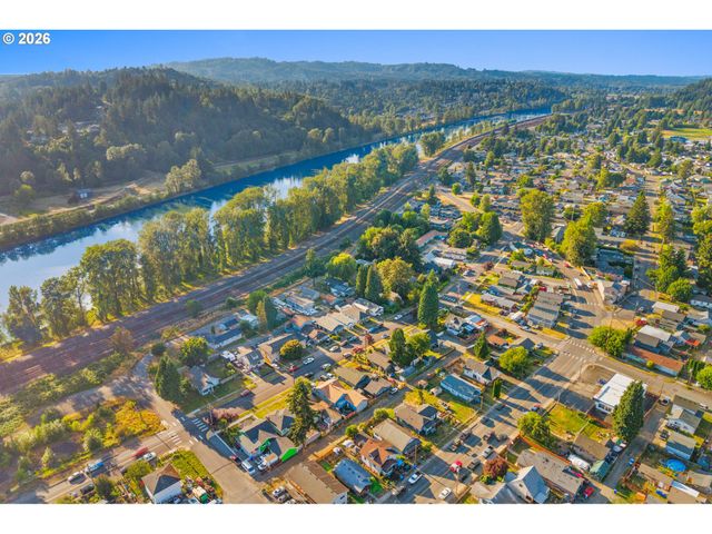 803 PACIFIC Ave, Kelso, WA 98626