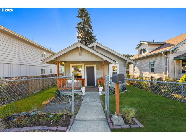 803 PACIFIC Ave, Kelso, WA 98626