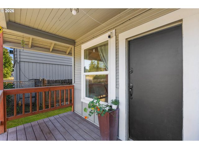 803 PACIFIC Ave, Kelso, WA 98626