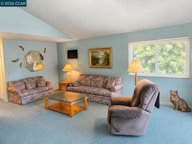 1070 Mohr Ln 1, Concord, CA 94518