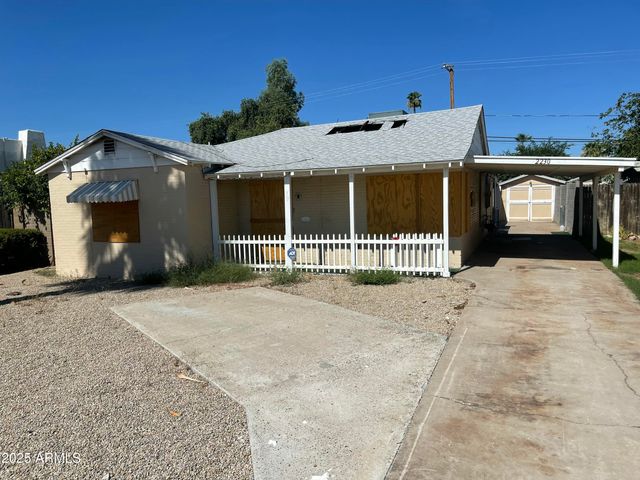 2230 N LAUREL Avenue, Phoenix, AZ 85007