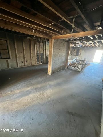 2230 N LAUREL Avenue, Phoenix, AZ 85007