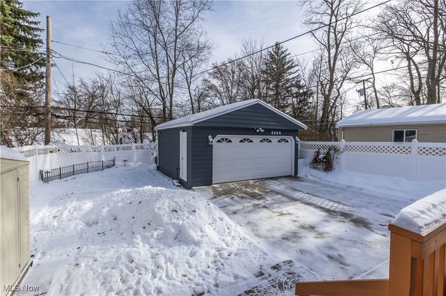 2333 S Taylor Road, Cleveland Heights, OH 44118