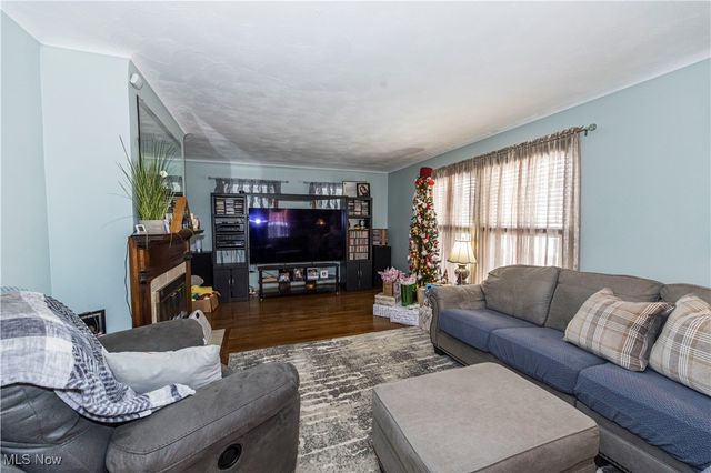 2333 S Taylor Road, Cleveland Heights, OH 44118