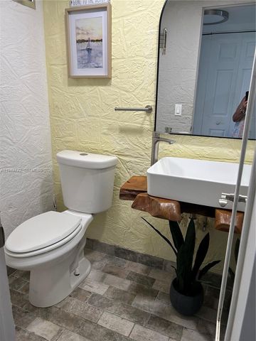 38 Northampton B 38, West Palm Beach, FL 33417