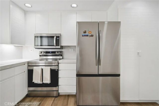 2253 Martin Street 321, Irvine, CA 92612