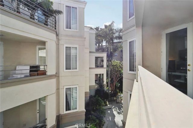 2253 Martin Street 321, Irvine, CA 92612