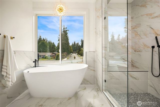 13698 NE 83rd Street, Redmond, WA 98052