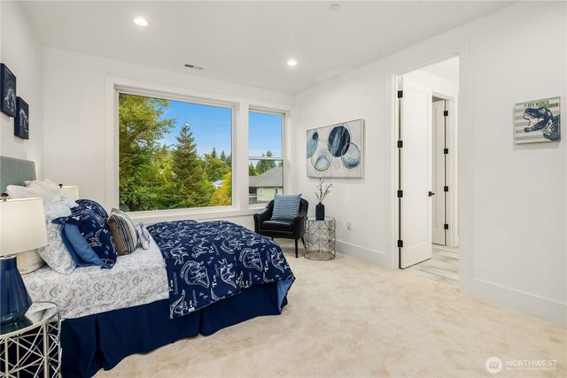 13698 NE 83rd Street, Redmond, WA 98052