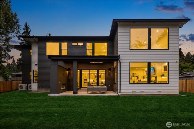 13698 NE 83rd Street, Redmond, WA 98052