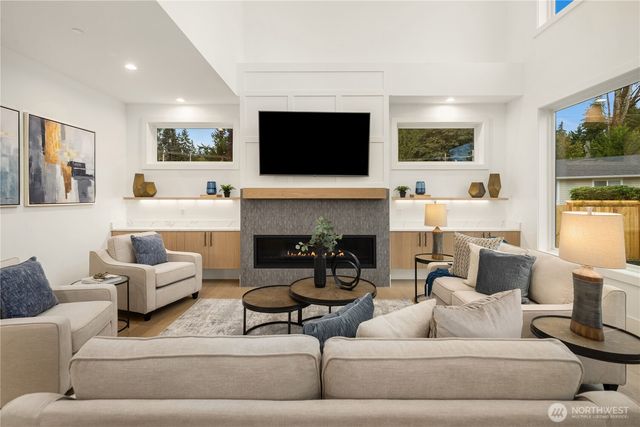 13698 NE 83rd Street, Redmond, WA 98052