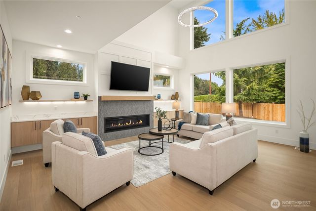 13698 NE 83rd Street, Redmond, WA 98052