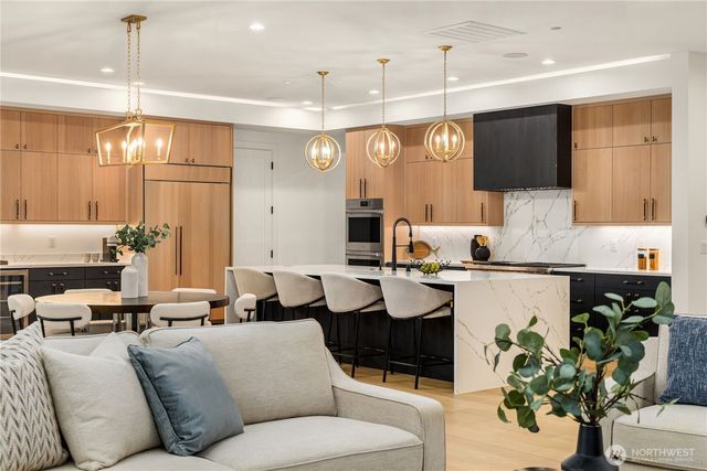 13698 NE 83rd Street, Redmond, WA 98052