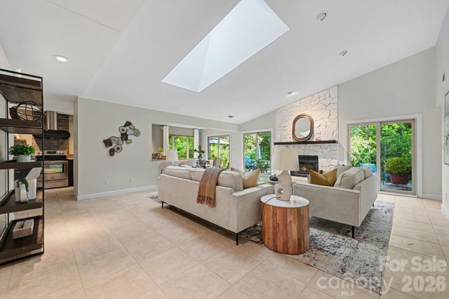 10006 Stoneleigh Lane, Charlotte, NC 28277