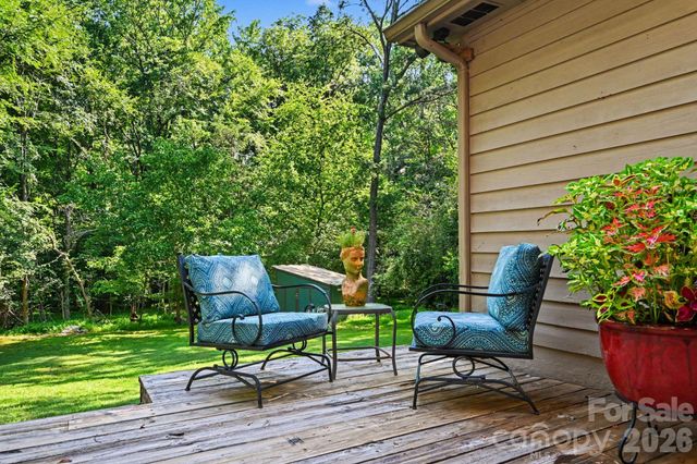 10006 Stoneleigh Lane, Charlotte, NC 28277