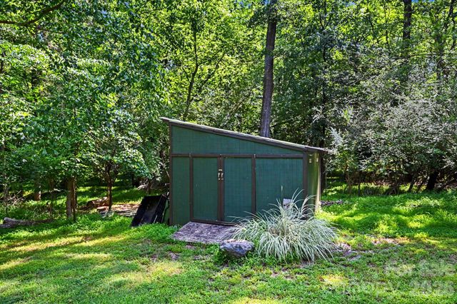 10006 Stoneleigh Lane, Charlotte, NC 28277