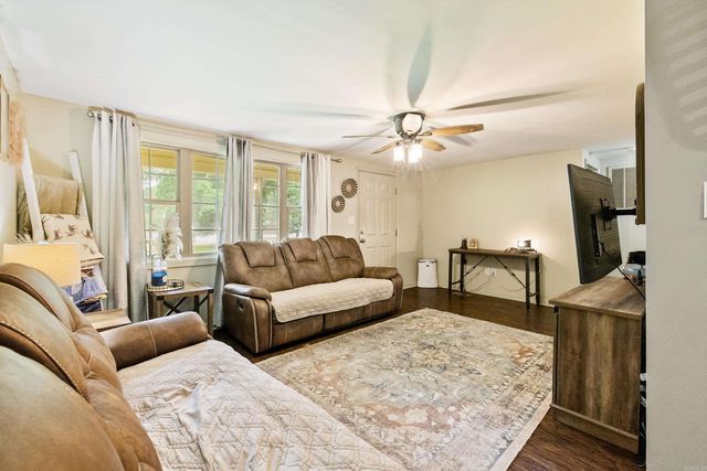 1713 Salem Road, Benton, AR 72019