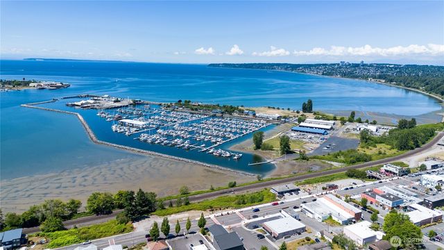 456 E Street, Blaine, WA 98230