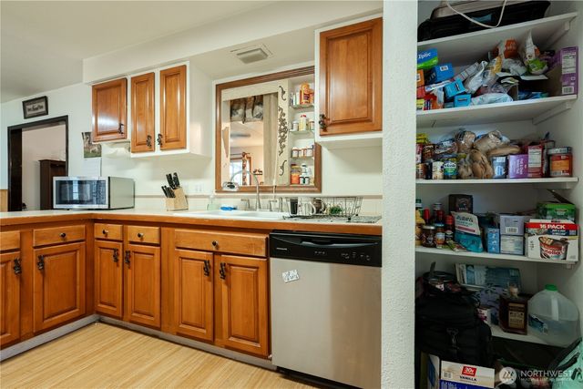 456 E Street, Blaine, WA 98230