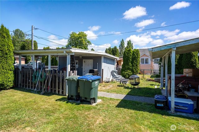 456 E Street, Blaine, WA 98230