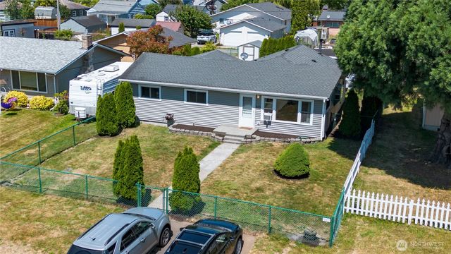 456 E Street, Blaine, WA 98230