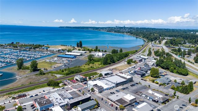 456 E Street, Blaine, WA 98230