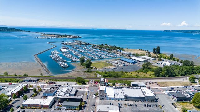 456 E Street, Blaine, WA 98230