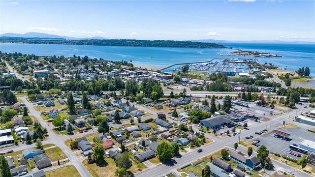456 E Street, Blaine, WA 98230