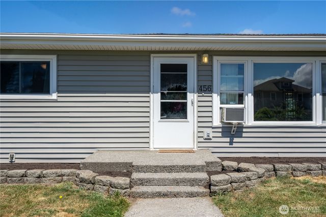 456 E Street, Blaine, WA 98230