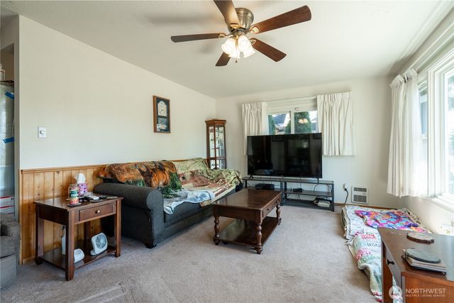 456 E Street, Blaine, WA 98230