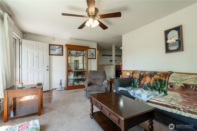 456 E Street, Blaine, WA 98230