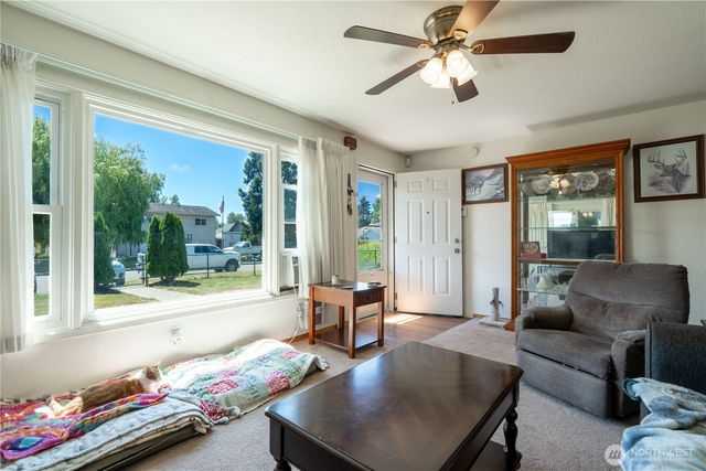 456 E Street, Blaine, WA 98230