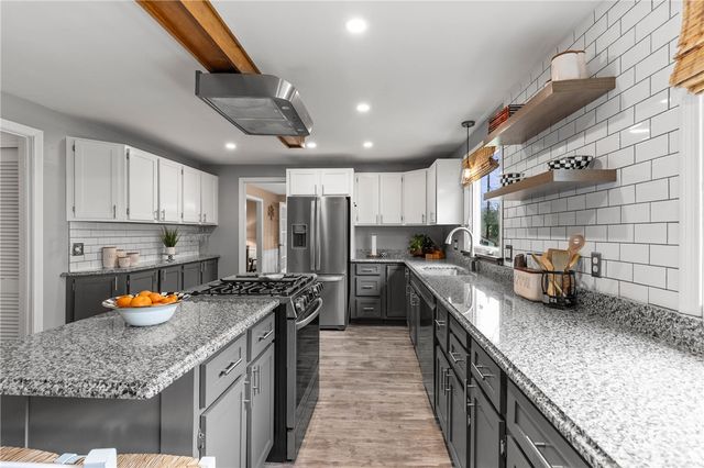 251 Hillary Lane, Penfield, NY 14526