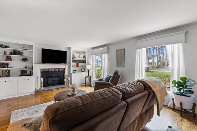 251 Hillary Lane, Penfield, NY 14526