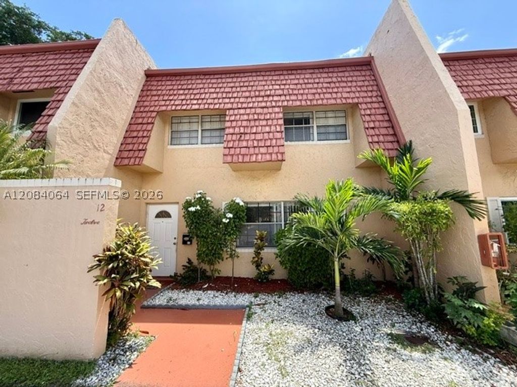 12 Meacham Ln 12, Tamarac, FL 33319
