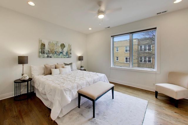 3407 N Bell Avenue B, Chicago, IL 60618