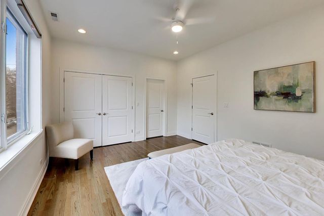 3407 N Bell Avenue B, Chicago, IL 60618