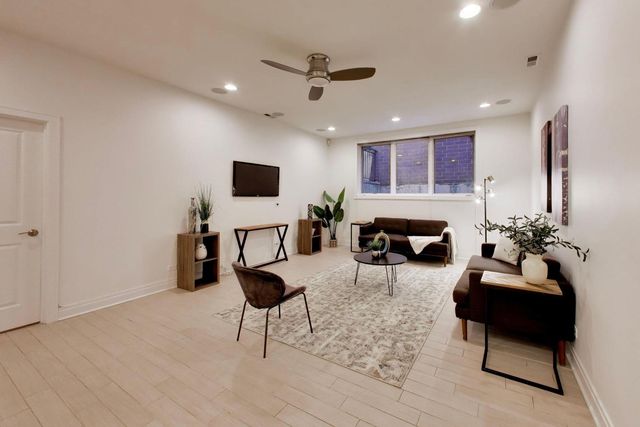 3407 N Bell Avenue B, Chicago, IL 60618