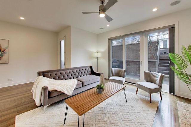 3407 N Bell Avenue B, Chicago, IL 60618